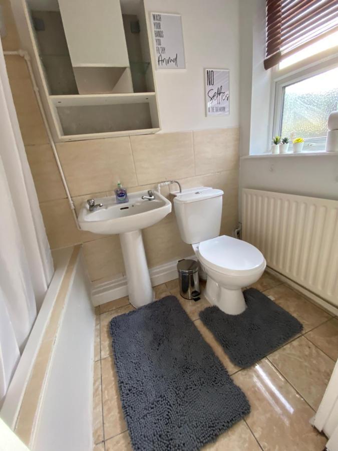 Stayzo House Accommodation- Free Parking Apartment Coventry