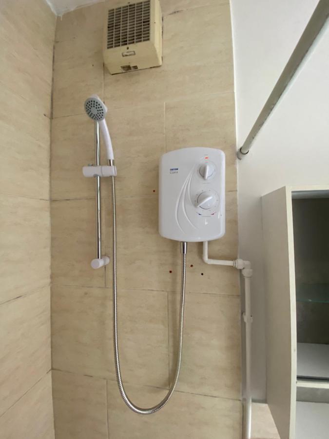 Stayzo House Accommodation- Free Parking Apartment *