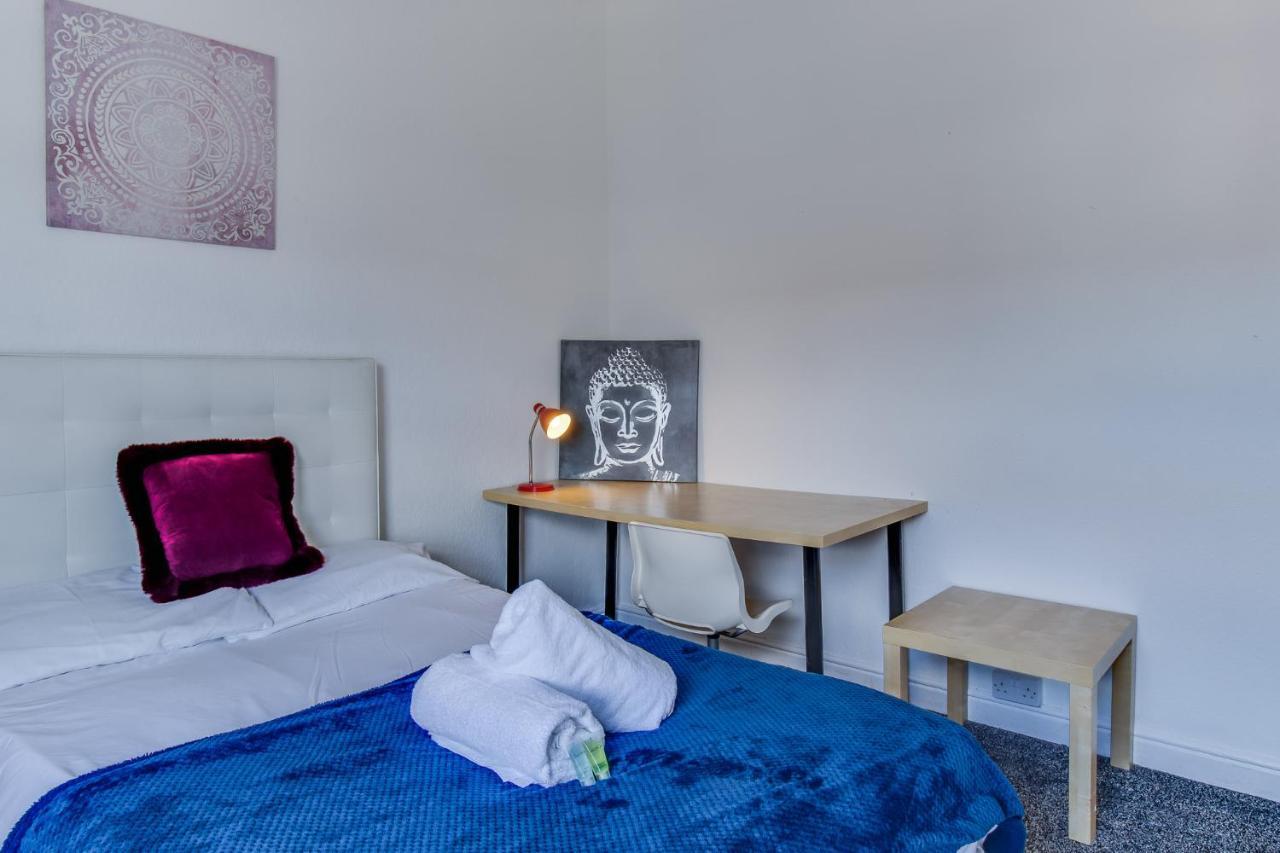 Stayzo House Accommodation- Free Parking * Coventry