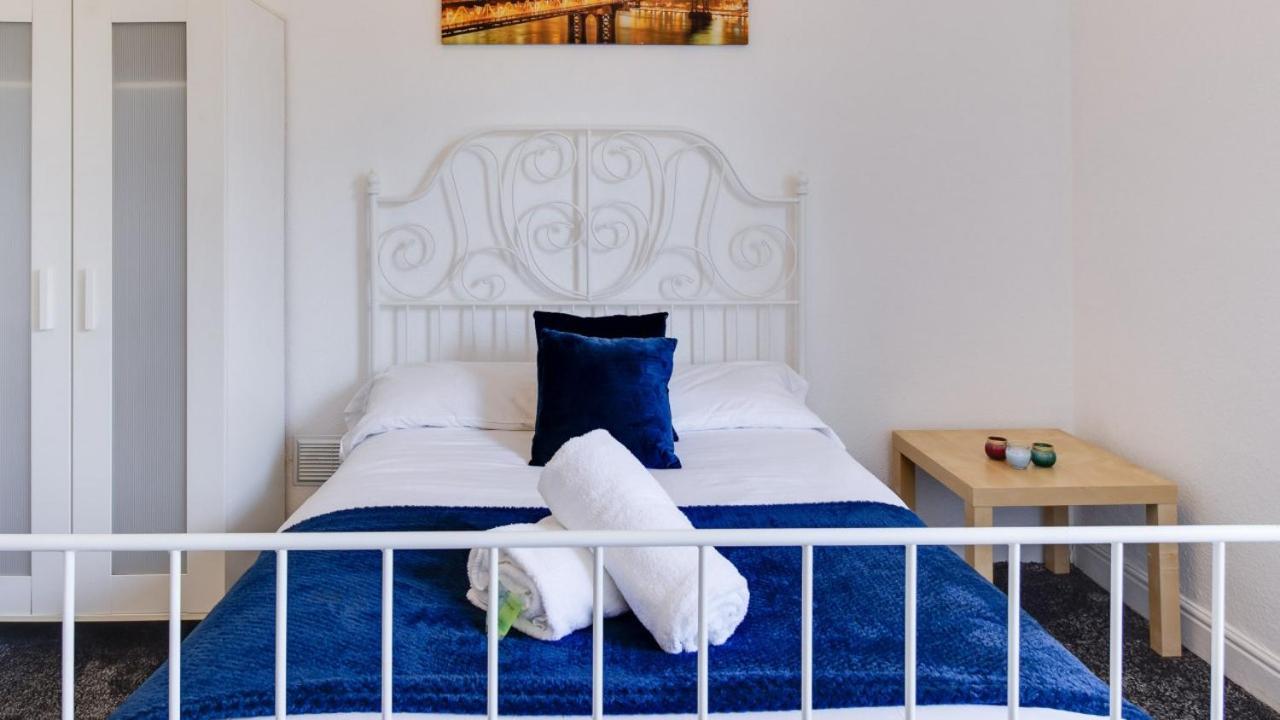 Apartment Stayzo House Accommodation- Free Parking Coventry